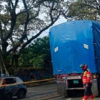 Tragedia en Bello: motociclista murió arrollado por tractocamión