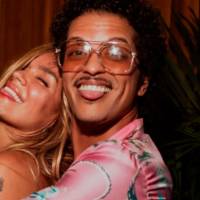 ¿Es Karol G el nuevo amor de Bruno Mars? Crecen los rumores