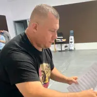 El utilero de la Filarmónica de Medellín hace hasta de psicólogo