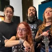 María se la jugó por el rock femenino y es su mejor terapia