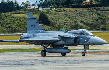 Un Grippen de la Fuerza Aérea de Brasil, fue presentado con bombos y platillos en la pasada Feria Aeronáutica de Rionegro. FOTO: MANUEL SALDARRIAGA