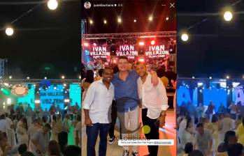 En la foto en la fiesta, de izquierda a derecha: Daniel Ceballos, diputado de La Guajira; Luis Carlos Arismendi y Juan Carlos Burbano, ex concejal de Manaure, en ese mismo departamento. Fotos: especial para El Colombiano
