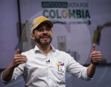 Abelardo de la Espriella denuncia supuesto plan para asesinarlo con francotirador en plena campaña