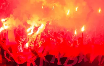 La mayor muestra de la ineficiencia de los controles contra la venta y distribución de pólvora se evidenció en la final de la Copa Colombia entre Medellín y Atlético Nacional el pasado 17 de diciembre en el estadio Atanasio Girardot. Hubo cinco quemados. FOTO: CAMILO SUÁREZ