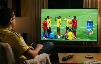 Según el Centro Nacional de Consultoría (CNC), el fútbol en Colombia concentra altos niveles de seguimiento y consumo mediático, con millones de hogares sintonizando torneos nacionales y partidos del equipo de todos. FOTO: Cortesía.