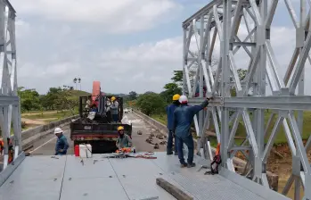 Avance de las obras en el puente del río Mulatos, en el Urabá antioqueño. FOTO: Cortesía