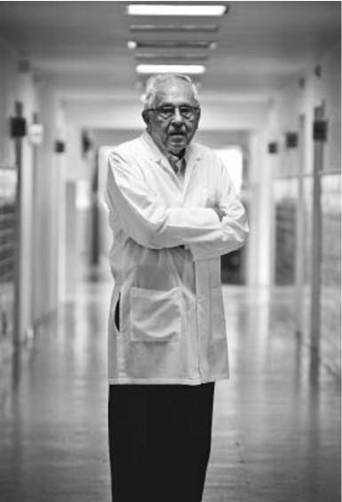 El doctor Francisco Alberto Villegas, precursor de los trasplantes en la ciudad. FOTO: Cortesía