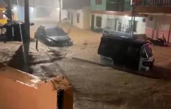 El aguacero duró desde las 8:00 p.m. del miércoles y se prolongó casi hasta la medianoche. FOTO: CORTESÍA ALCALDÍA