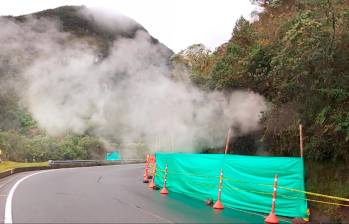 Así se ven los vapores originados por el volcán del Cerro Brado. FOTO: Servicio Geológico Colombiano