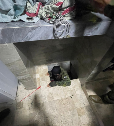 Acceso al bunker en el que fue encontrado el capo de la mafia alias “Fito” en Ecuador. Imagen tomada de, Ejercito Ecuatoriano.