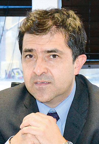 Exsecretarios de la Alcaldía rodean a “Fico” en su campaña