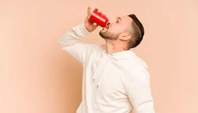 En Colombia, en 2022 se vendieron alrededor de 157,6 millones de litros de bebidas energizantes. FOTO: Getty