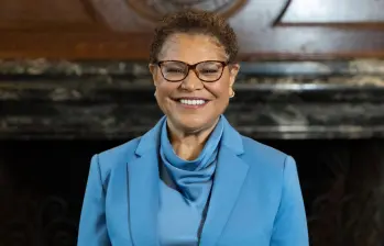 Karen Bass, alcaldesa de Los Ángeles.