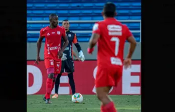 El defensa Andrés Mosquera fue la figura de la victoria del América ante Bucaramanga en el Pascual Guerrero. FOTO TOMADA X @AmericadeCali