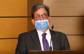 En la presentación del proyecto de reforma tributaria, el jueves, el ministro de Hacienda, Alberto Carrasquilla, admitió que en el trámite en el Congreso podría surgir la propuesta de gravar las bebidas azucaradas. FOTO tomada de Youtube