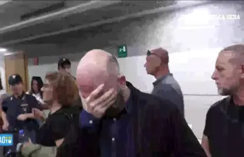 Roberto Saviano, autor de Gomorra, durante el juicio en Roma en el que se confirmó la amenaza de muerte lanzada por la Camorra. FOTO captura de video