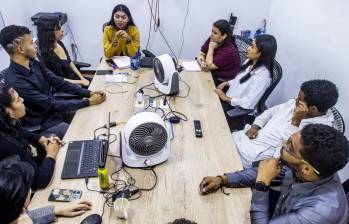 Este interés en Colombia se debe a que cada vez buscan más trabajos flexibles y a la ventaja de recibir pagos en dólares, lo que resulta bastante atractivo. FOTO Jaime Pérez