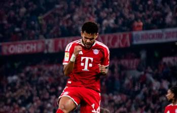 Luis Díaz y el festejo del 1-0 del Bayern sobre Leipzig. FOTO @FCBayernES