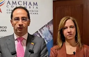 El vicepresidente electo, José Manuel Restrepo, se reunió con la presidenta de AmCham, María Claudia Lacouture, y los empresarios afiliados a la entidad. FOTO tomada de X