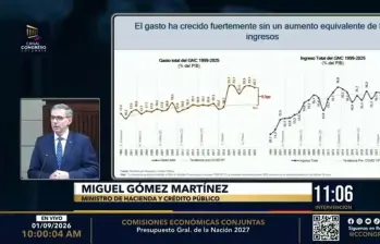 El ministro de Hacienda, Miguel Gómez, entregó un resumen del marco sobre el cual el gobierno desarrolló el proyecto de PGN 2027 ante las Comisiones Económicas Conjuntas del Congreso. FOTO: Tomada de vide.