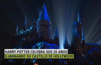 Harry Potter celebra sus 20 años iluminando su castillo de Hollywood
