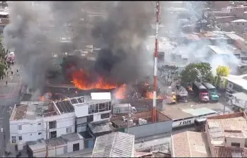 El incendio se presentó en la calle 51 con la carrera 44. Foto Cortesía