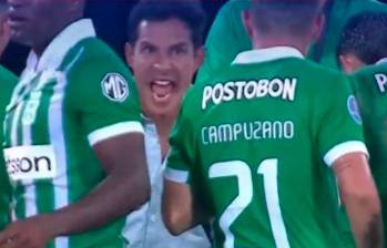 En las imágenes de televisión mostraron a Diego Arias desesperado pidiendo la atención de sus jugadores. FOTO PANTALLAZO TOMADO DE LA TRANSMISIÓN DE ESPN