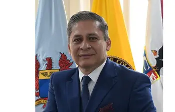 Pinto se formó académicamente como ingeniero civil, administrador aeronáutico y magíster en seguridad y defensa. Foto: Aerocivil