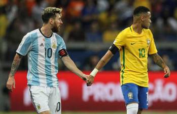 Lionel Messi y Neymar son dos de las estrellas que estarán en acción en la próxima edición de la Copa Mundo. FOTO: EFE