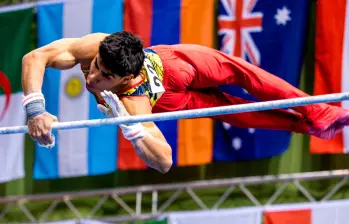 Ángel Barajas, de 19 años, sigue sorprendiendo en la gimnasia internacional con sus resultados. FOTO COC