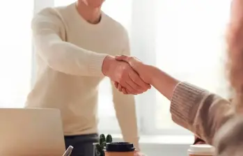 Además de estabilidad laboral, este tipo de contrato brinda beneficios que van desde prestaciones sociales completas hasta facilidades para acceder a créditos. FOTO: GETTY
