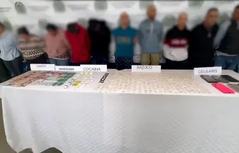 Los sospechosos, señalados de pertenecer a Los Pitufos, fueron detenidos por la Policía en el Norte de Antioquia. FOTO: Cortesía Policía