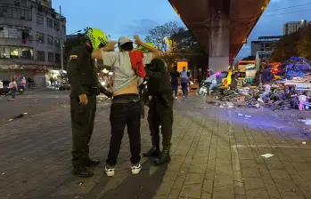 Las autoridades recorrieron varios puntos críticos en el Centro de Medellín para hacer controles. FOTO: Cortesía Alcaldía de Medellín