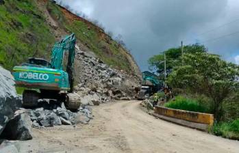 Deslizamiento ocurrido en la vía Medellín – Urabá, en el tramo entre Santa Fe de Antioquia y Cañasgordas, en junio de este año. FOTO TOMADA DE X (@Yobanygf).