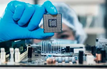 El auge de la IA redefine la industria tecnológica y presiona al alza los precios para el consumidor final. FOTO: GETTY