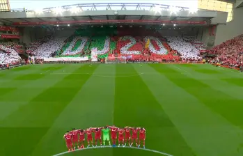 Antes del inicio del partido entre Liverpool y Bournemouth se hizo un homenaje al futbolista portugués. FOTO: TOMADA DEL X DE @PremierLeague