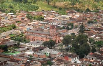 La policía señaló que aumentó la seguridad en el municipio para garantizar el bienestar de su alcalde y su secretario de gobierno. FOTO: CORTESÍA GOBERNACIÓN DE ANTIOQUIA