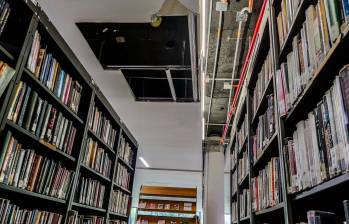 Más de 300 libros dañados por mal trabajo en la Biblioteca Piloto