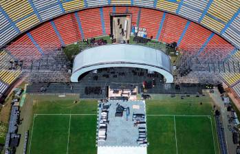 Imagen del escenario central del Mañana será bonito fest, en el estadio Atanasio Girardot de Medellín. FOTO Manuel Saldarriaga