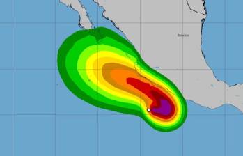 La tormenta tropical Polo se formó frente al suroeste de México y mantiene su desplazamiento sobre el océano Pacífico. FOTO: Centro Nacional de Huracanes.
