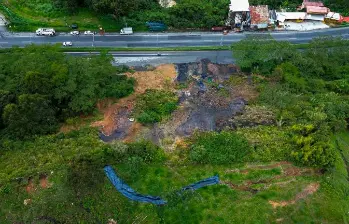 El fin de semana se habría dado el desplazamiento de 4 centímetros en la masa de tierra que representa riesgo. FOTO MANUEL SALDARRIAGA