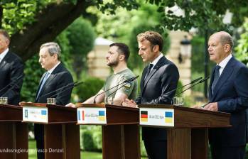 Cuatro líderes europeos, entre los que están Emmanuel Macron y Olaf Scholz, visitaron Kyev, Ucrania, para verse con Volodímir Zelenski. FOTO: CORTESÍA CANCILLERÍA ALEMANA