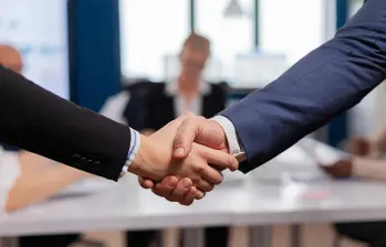 Empresas en Colombia ajustan sus planes de contratación ante un entorno económico más incierto. FOTO: GETTY