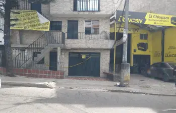 Dentro de esta vivienda del barrio San José, de Itagüí, ocurrió el asesinato de Arelis María Bertel Hernández, de 41 años. FOTO: GUILLERMO LEÓN OSPINA MUÑOZ