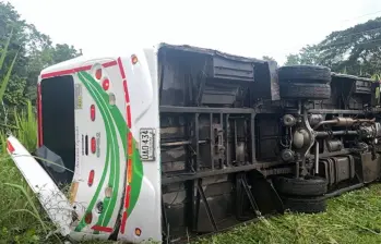 Las autoridades investigan si una falla en los frenos o el estado de la vía causó el hecho. FOTO: Cortesía