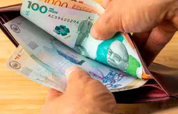 La prima de mitad de año es una herramienta para sanear las finanzas personales, como pagar deudas o ahorrar e invertir. FOTO: GETTY