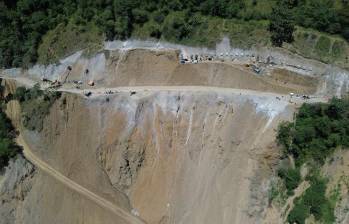 La Sinifaná ha sido uno de los peores dolores de cabeza para transportadores de carga y viajeros en Antioquia este año. FOTO: MANUEL SALDARRIAGA