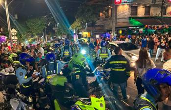 Con alta presencia de autoridades, la Alcaldía de Medellín se tomó los corredores estratégicos de la ciudad para evitar que se realizaran las caravanas de Halloween. FOTO: CORTESÍA