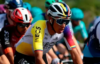 Egan Bernal sorprende con su nivel y ambición en el Giro de Italia. FOTO: AFP