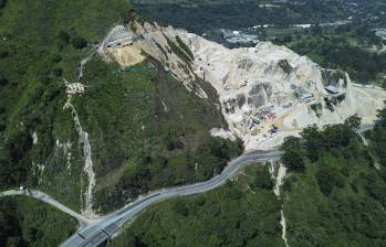 En el sector Las Areneras, de Amagá, se están haciendo una serie de intervenciones que obligaron a tener estos cierres parciales. FOTO: MANUEL SALDARRIAGA